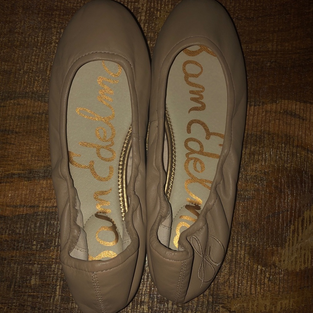 Brand New Creme/Tan Flats